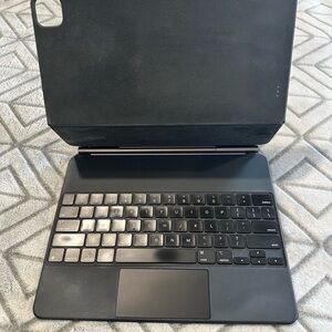 Apple Magic Keyboard for iPad Pro 12.9 3rd, 4th, 5th, 6th Gen - Used